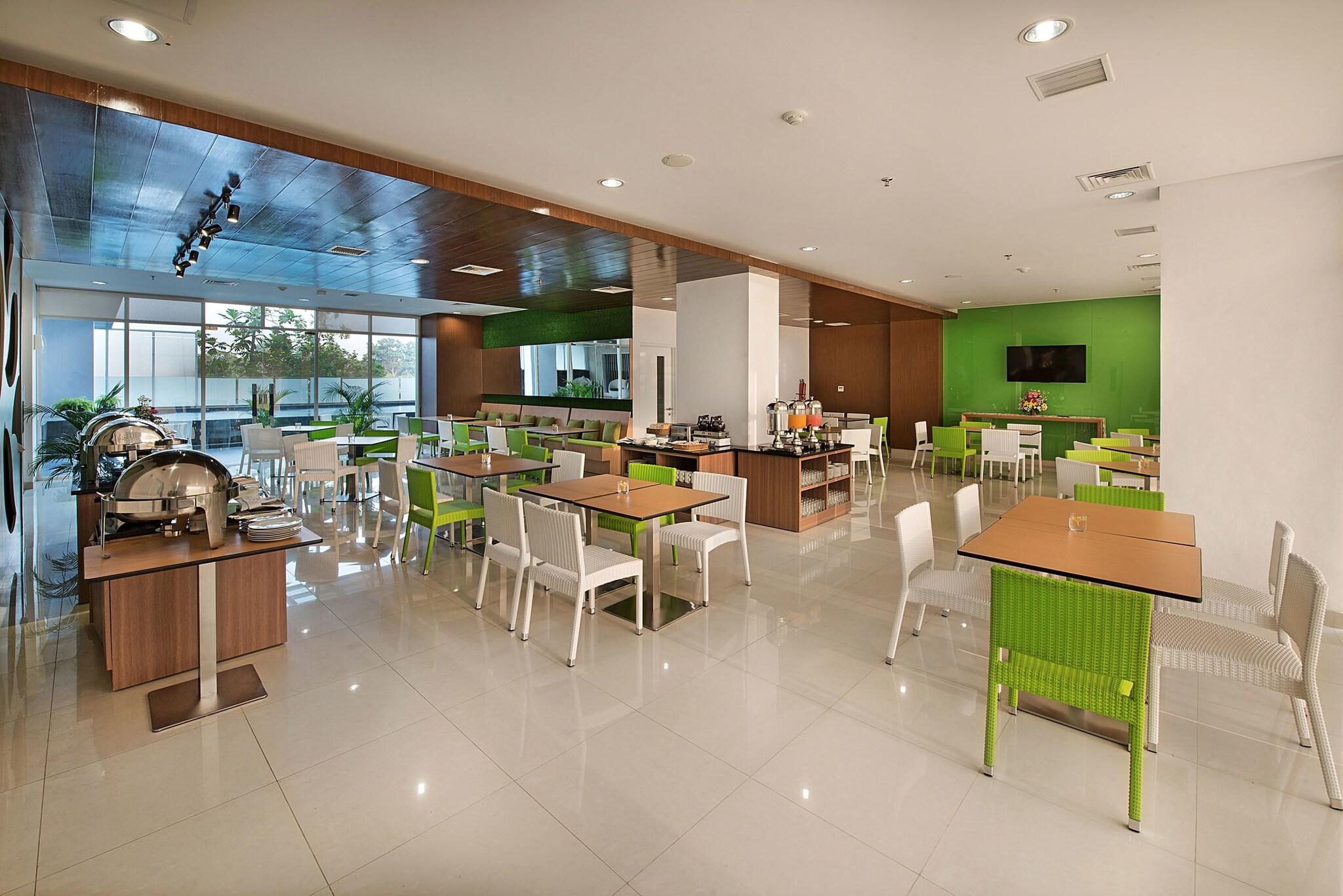 WHIZ PRIME HOTEL PAJAJARAN BOGOR 27/34
