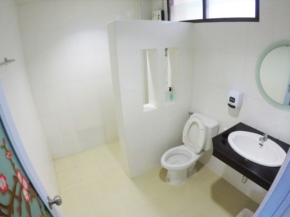 Baan Supannikar Boutique Hotel 25/26