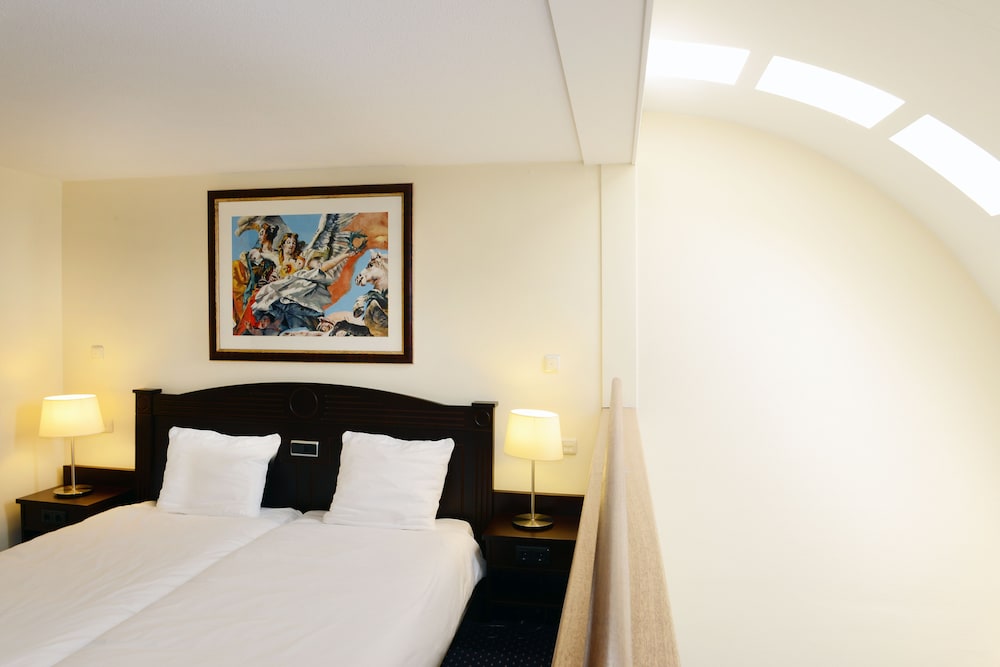 AMRATH GRAND HOTEL DE L EMPEREUR 6/64