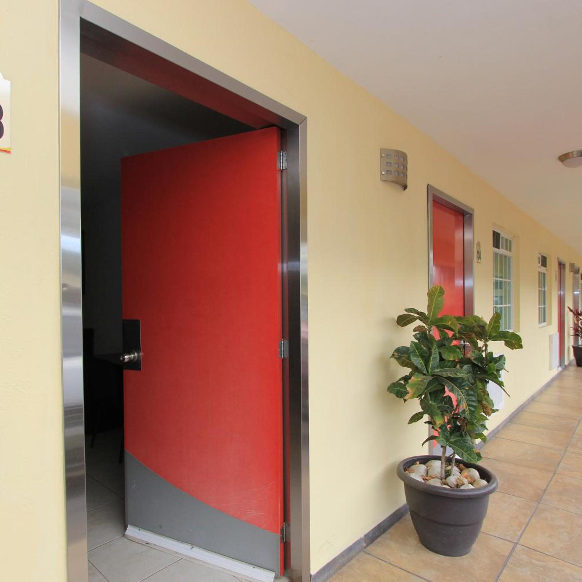 Hotel 5 Inn 4/50