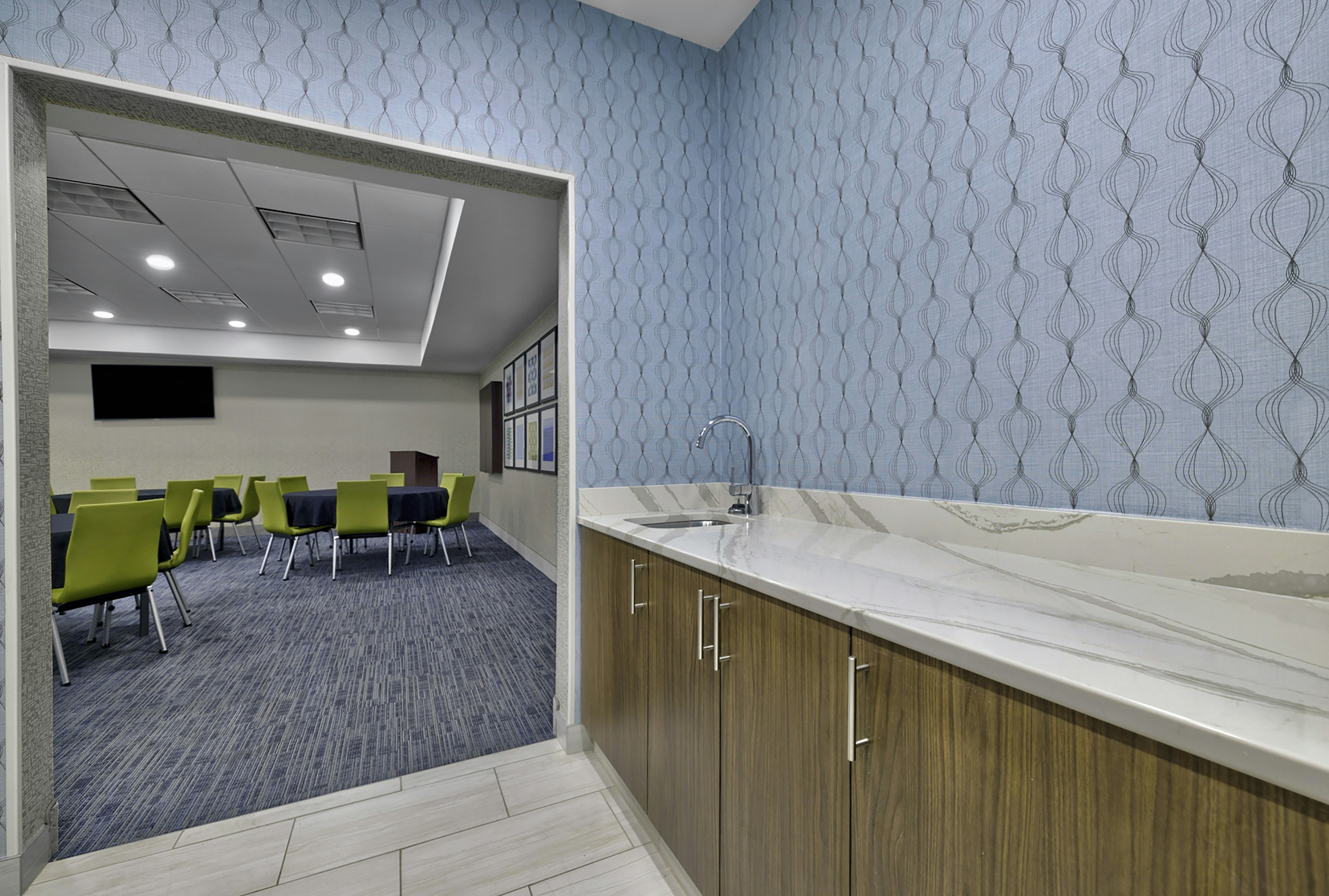 Holiday Inn Express Hotel And Suites Kansas City Grandview 9/64