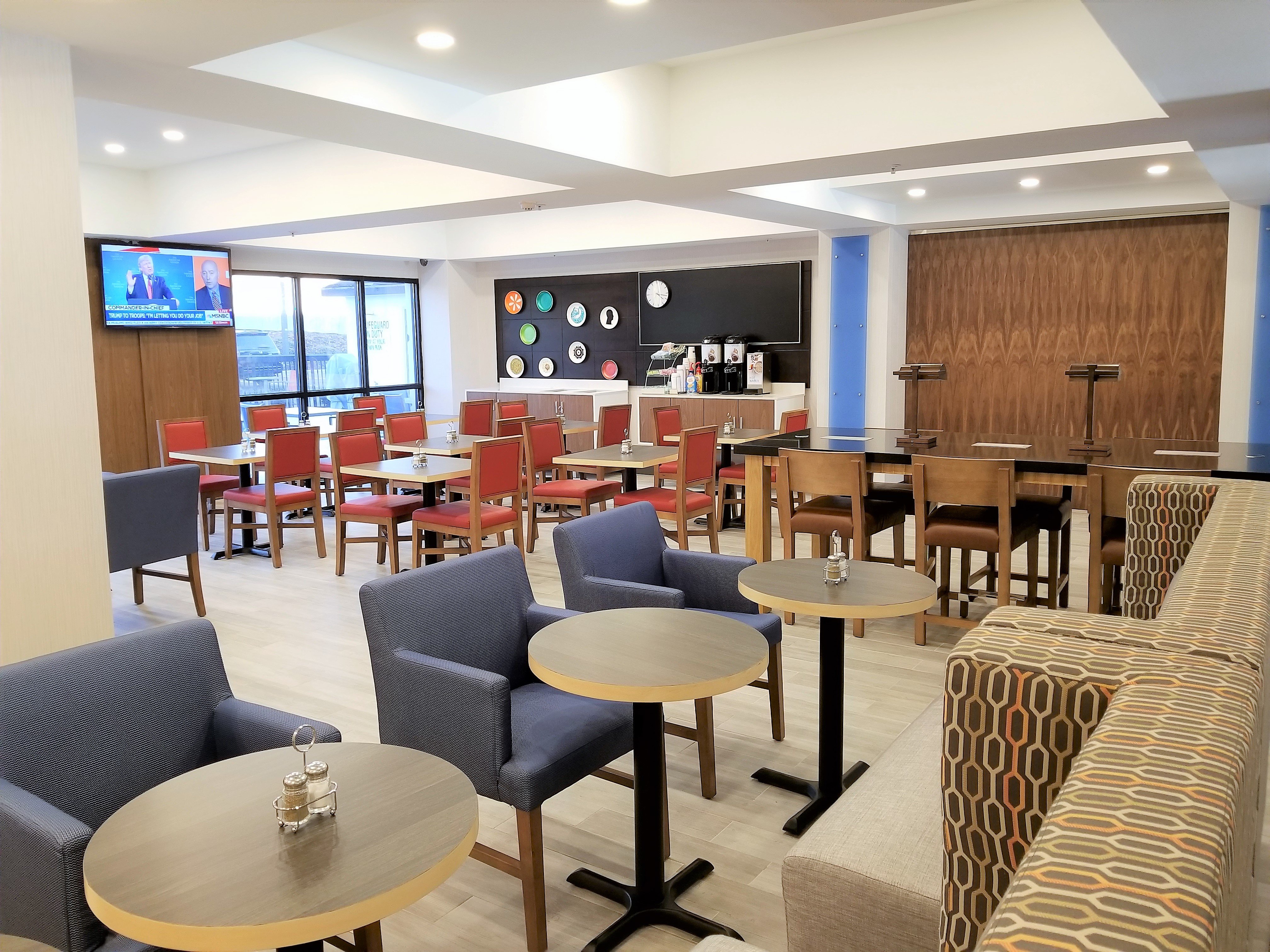 Holiday Inn Express Suites Columbia Two Notch 15/18