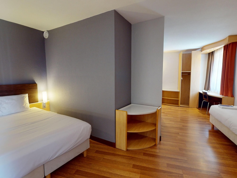 Ibis Bratislava Centrum Hotel 22/66