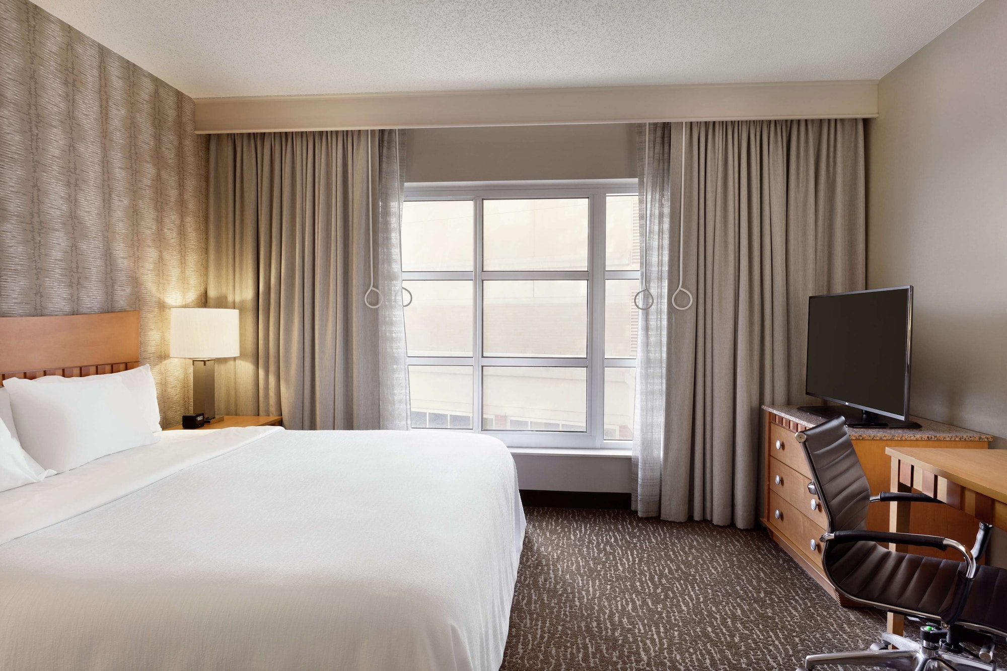 Tower, Spa, Suite, King Bed, Corner