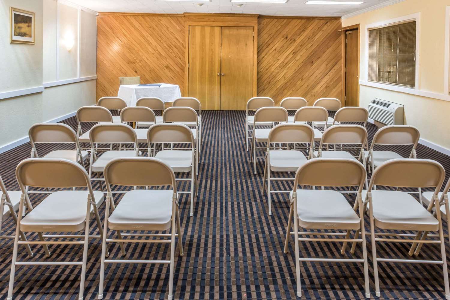 Days Inn By Wyndham Pensacola - Historic Downtown 32/41