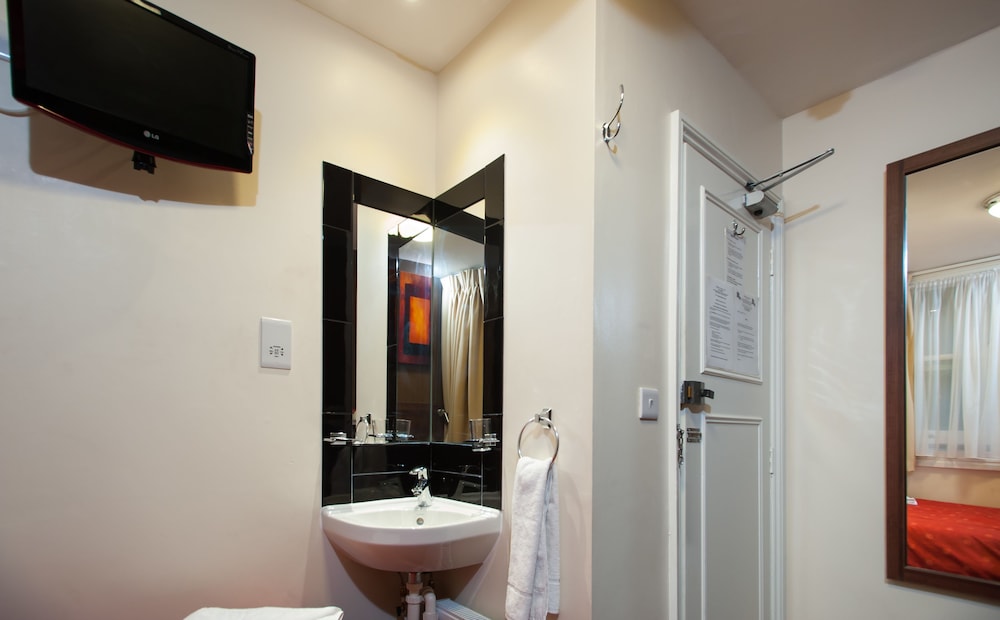 Marble Arch Inn 6/29