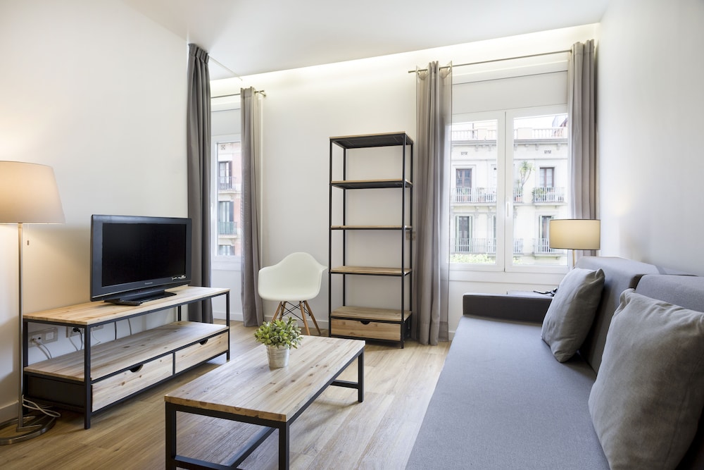 Amister Apartments 27/43