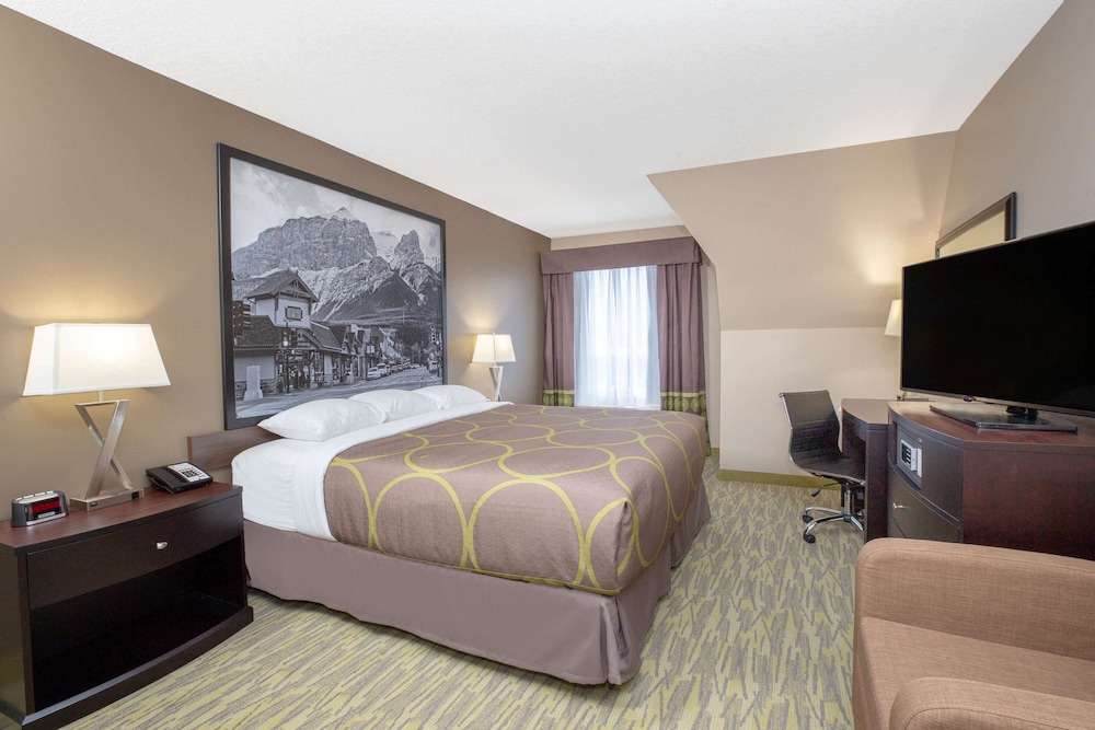 ROOM, KING BED