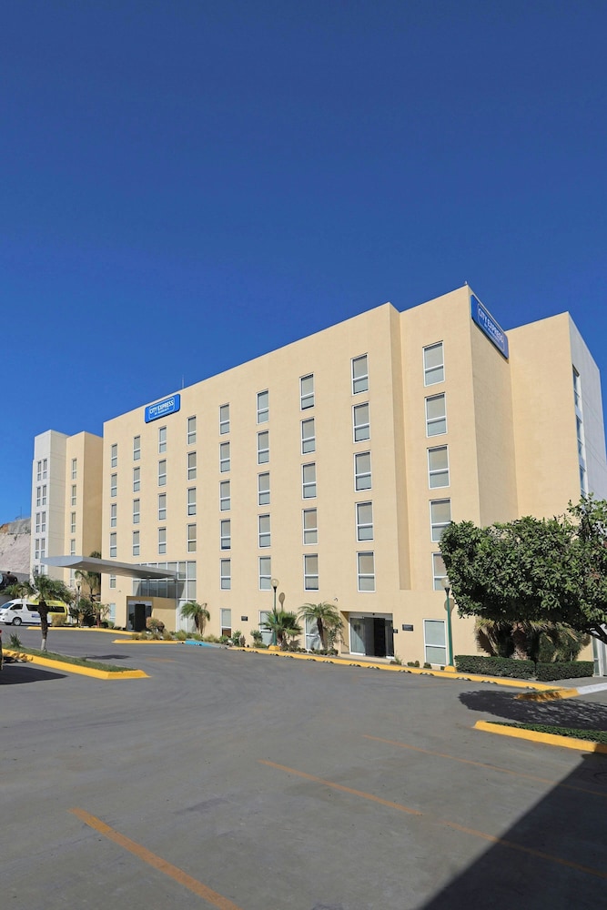City Express by Marriott Tijuana Insurgentes 48/50