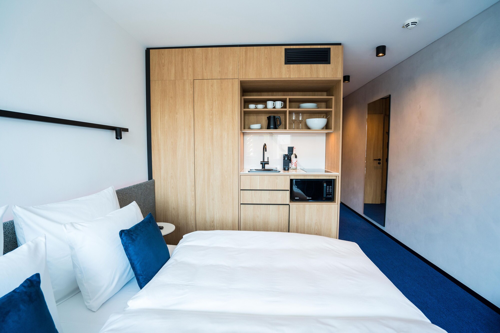 JUNIOR SUITE, STUDIO