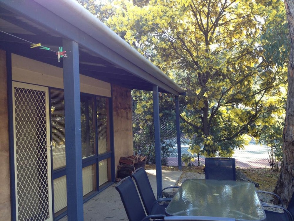 Split Point Cottages 9/24