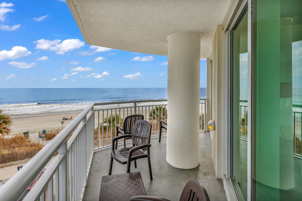Sandy Beach Oceanfront Resort 22/50