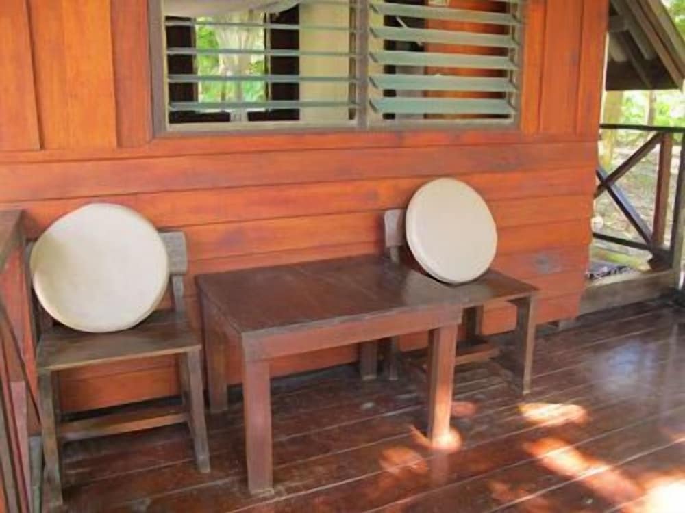 JOY BUNGALOW 48/49