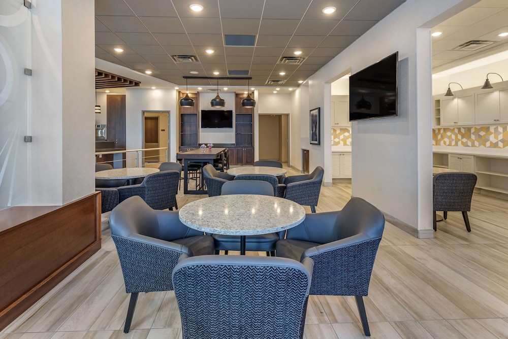 Hyatt Place Indianapolis Carmel 38/54
