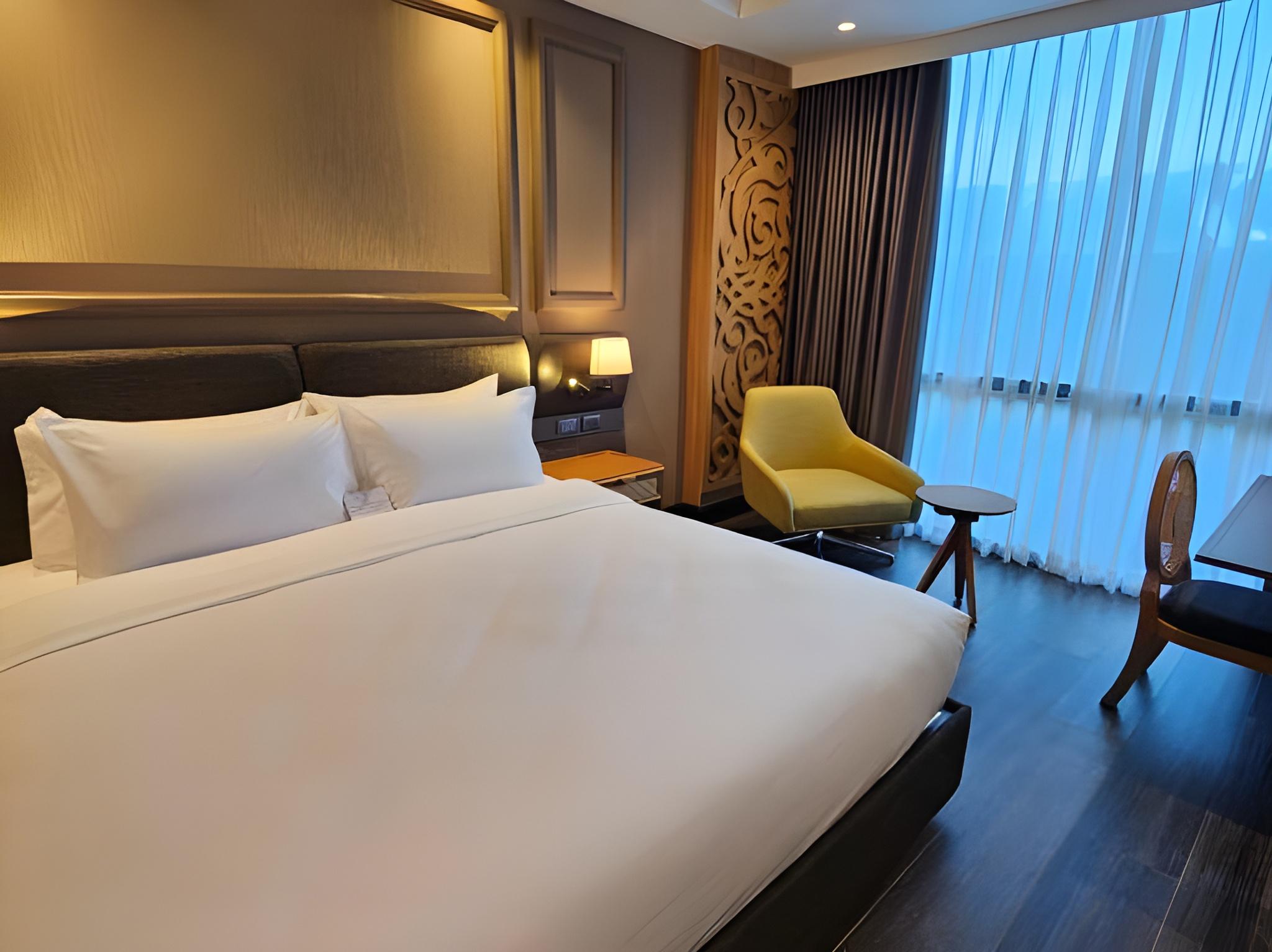 1 Bedroom, Residence, King Bed, with Pool