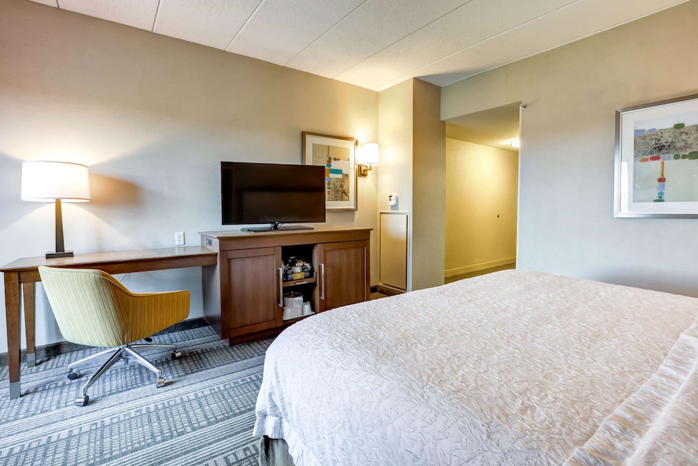 Hampton Inn Boston-Norwood 22/52
