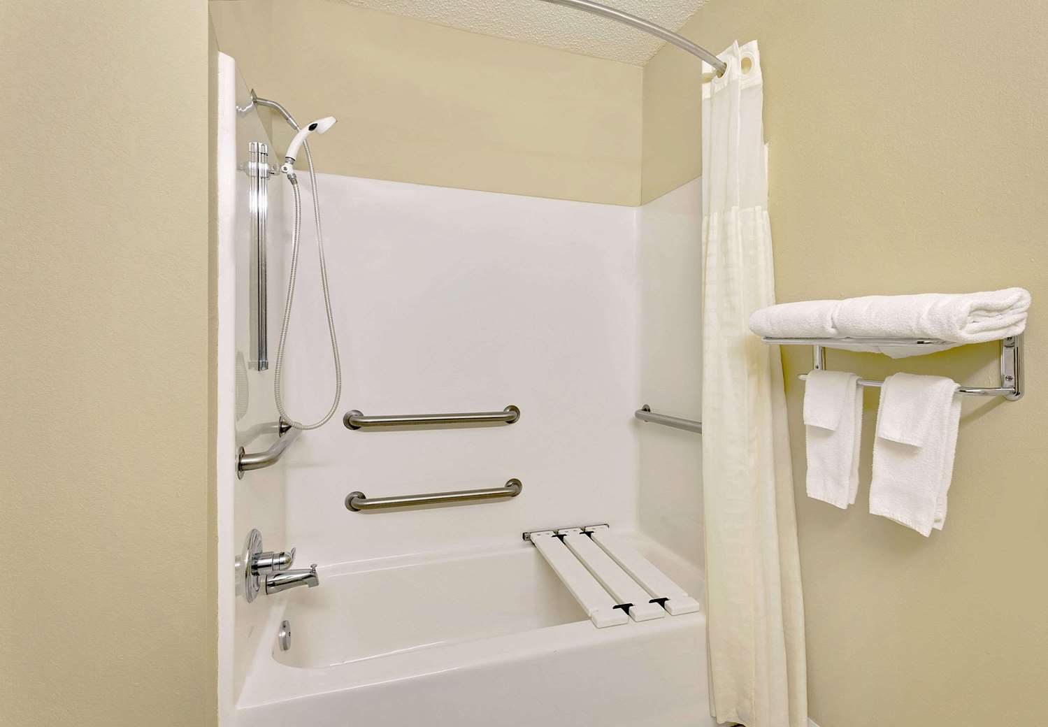 Microtel Inn & Suites By Wyndham Thomasville/High Point/Lexi 12/15