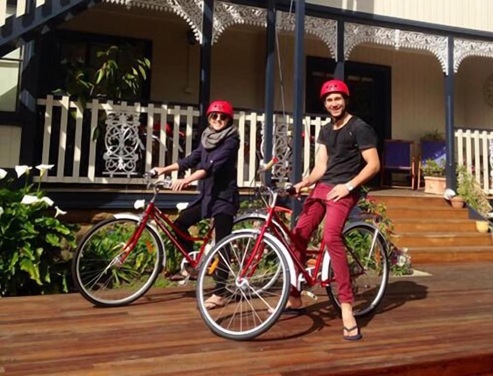 Montacute Boutique Bunkhouse 2/25