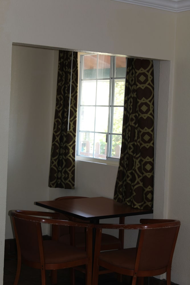 Riverside Inn & Suites Santa Cruz 28/56