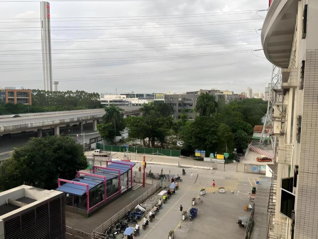 7 Days Inn (Guangzhou High-speed Railway Station Huijiang Metro Station) 28/37