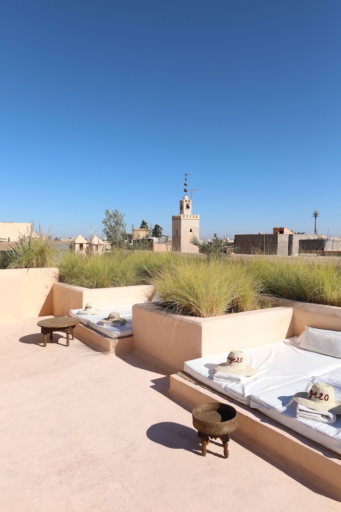 Riad Zaouia 44 67/73