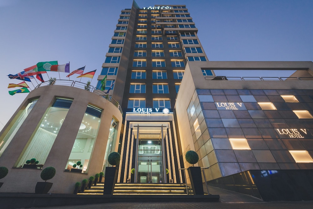 Louis V Hotel in DBAYEH
