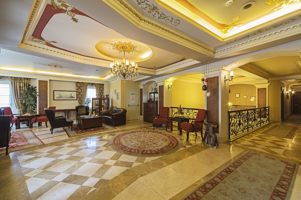 Acra Hotel 4/67