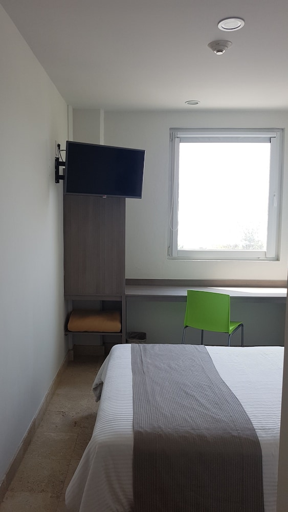 Sr Hotel 12/41