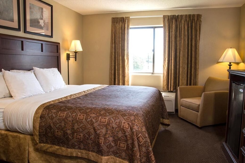 Greenstay Hotel and Suites St James 9/62