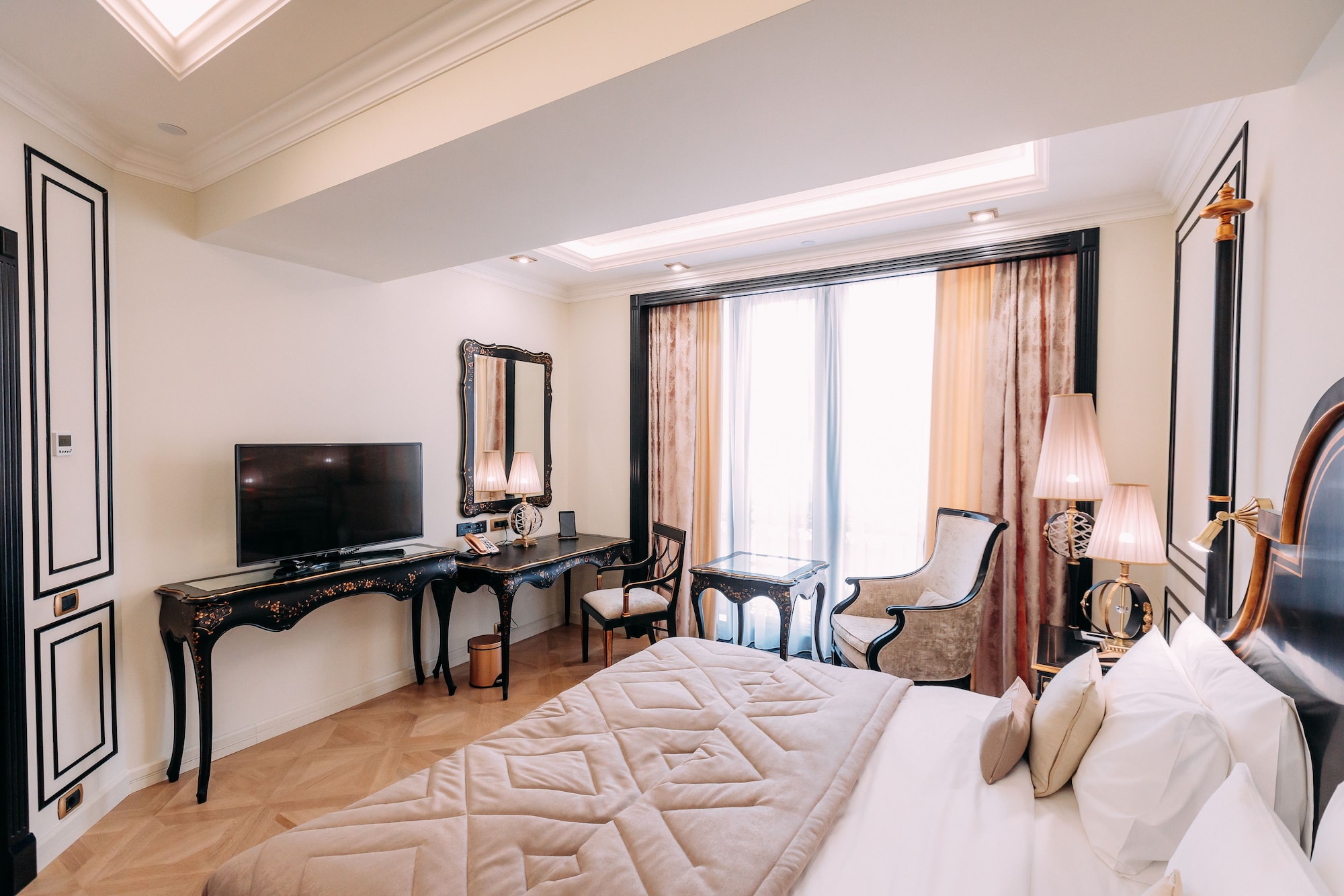 غرفة ديلوكس بسرير كينج، Golden Palace Hotel Yerevan 2/7