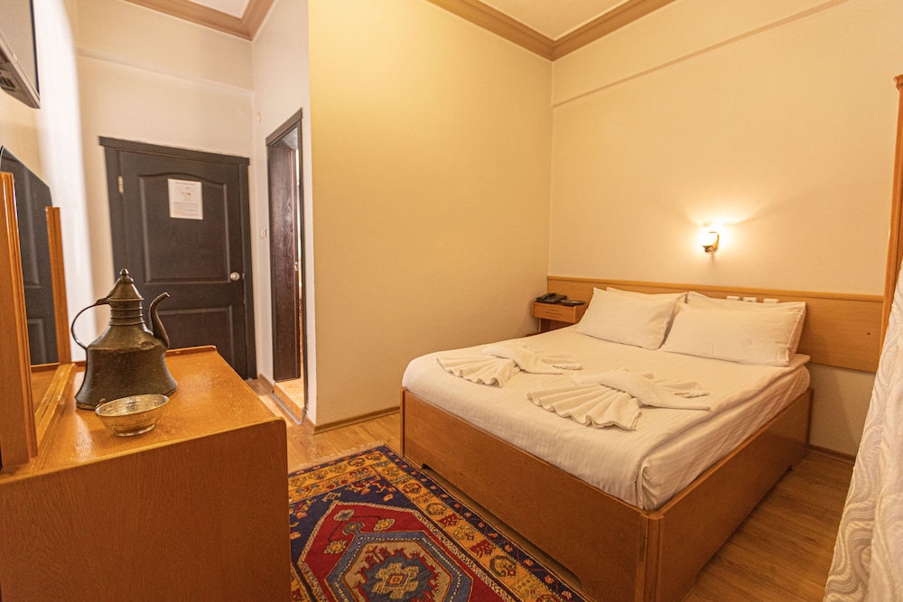 AKUZUN HOTEL 9/65