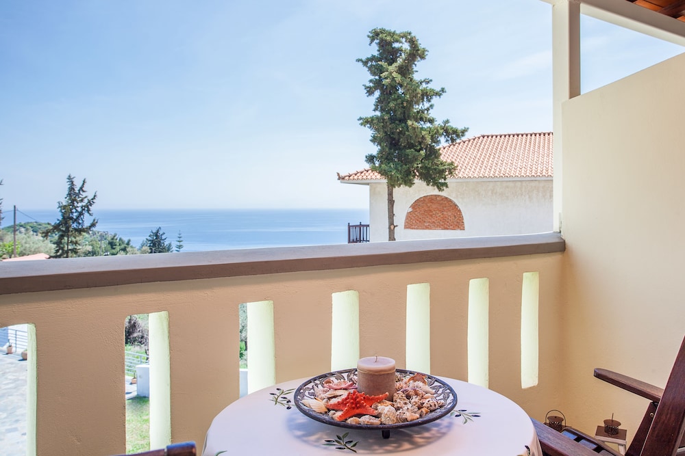 Stafylos Suites Boutique Hotel 31/50