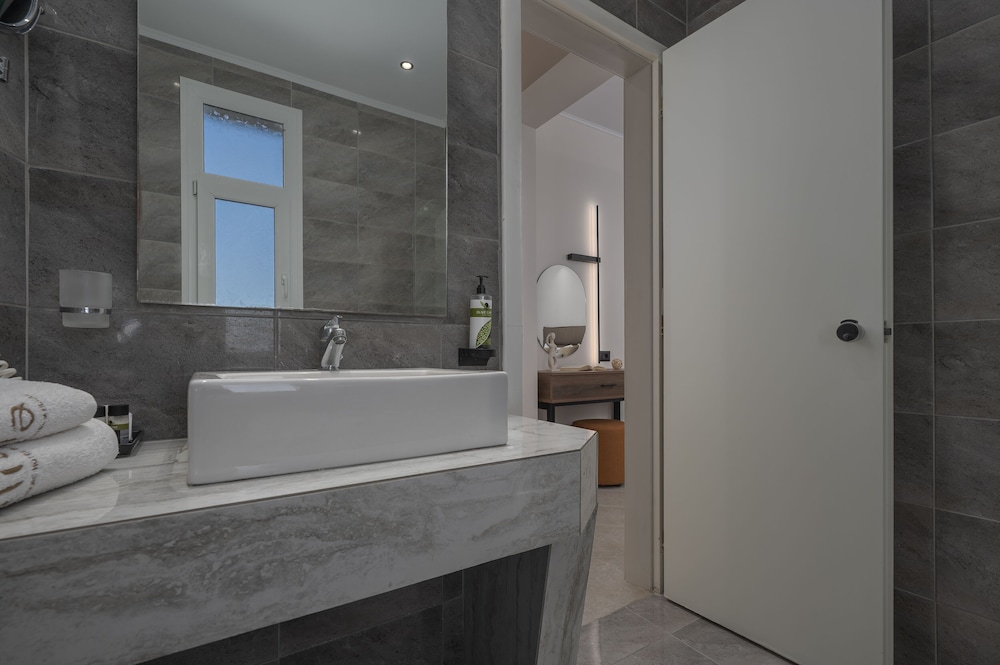 Alia Palace - Adults Only 50/50