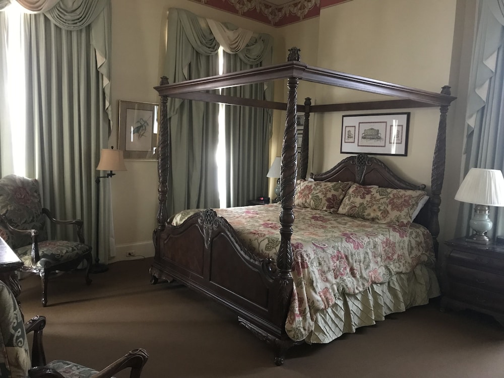The Guest House Historic Mansion 15/73