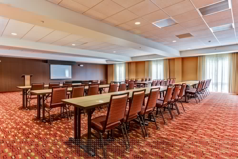 Courtyard by Marriott Bridgeport Clarksburg 42/43