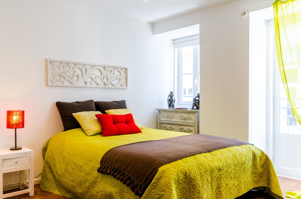Lisbon Core Apartments In Bairro Alto Chiado 19/50