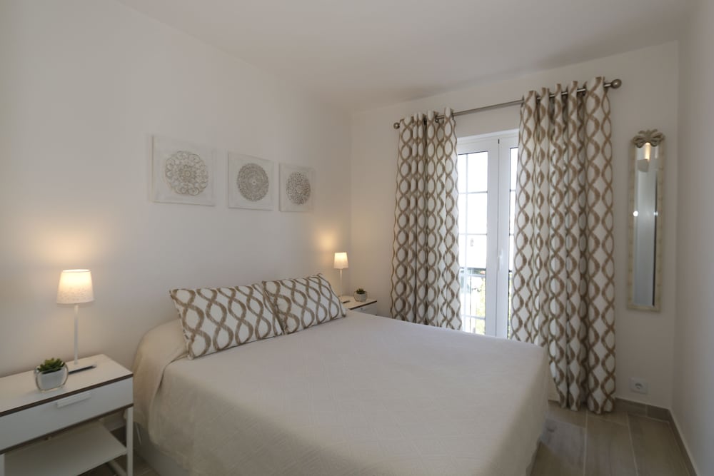 APARTAMENTOS THE OLD VILLAGE BY VILLAGE 4U 24/75