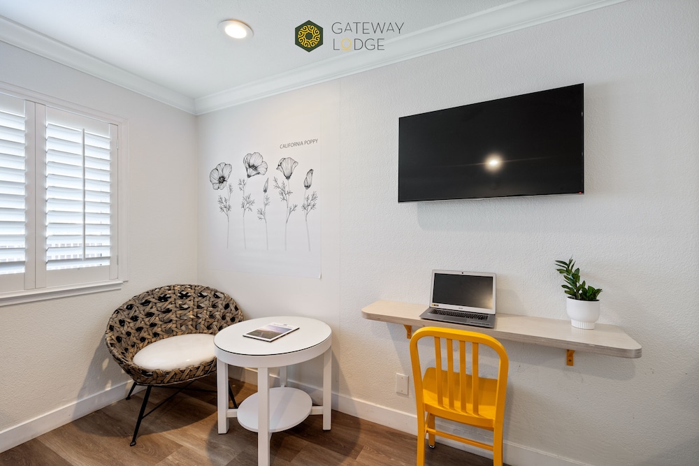 Gateway Lodge 21/36