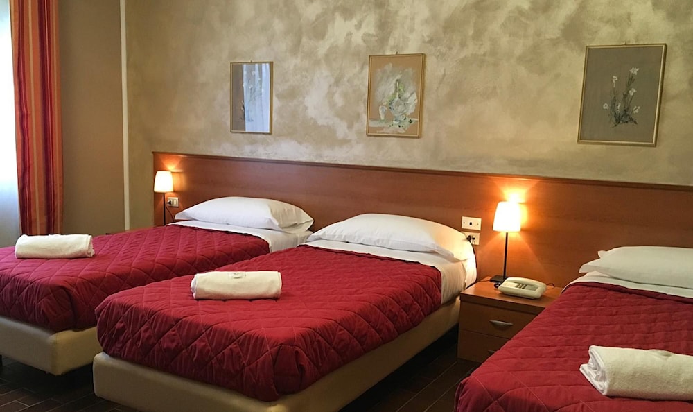 Hotel Forum 25/70