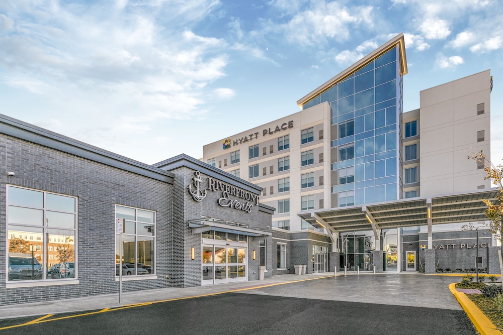 Hyatt Place Wilmington Riverfront 1/66