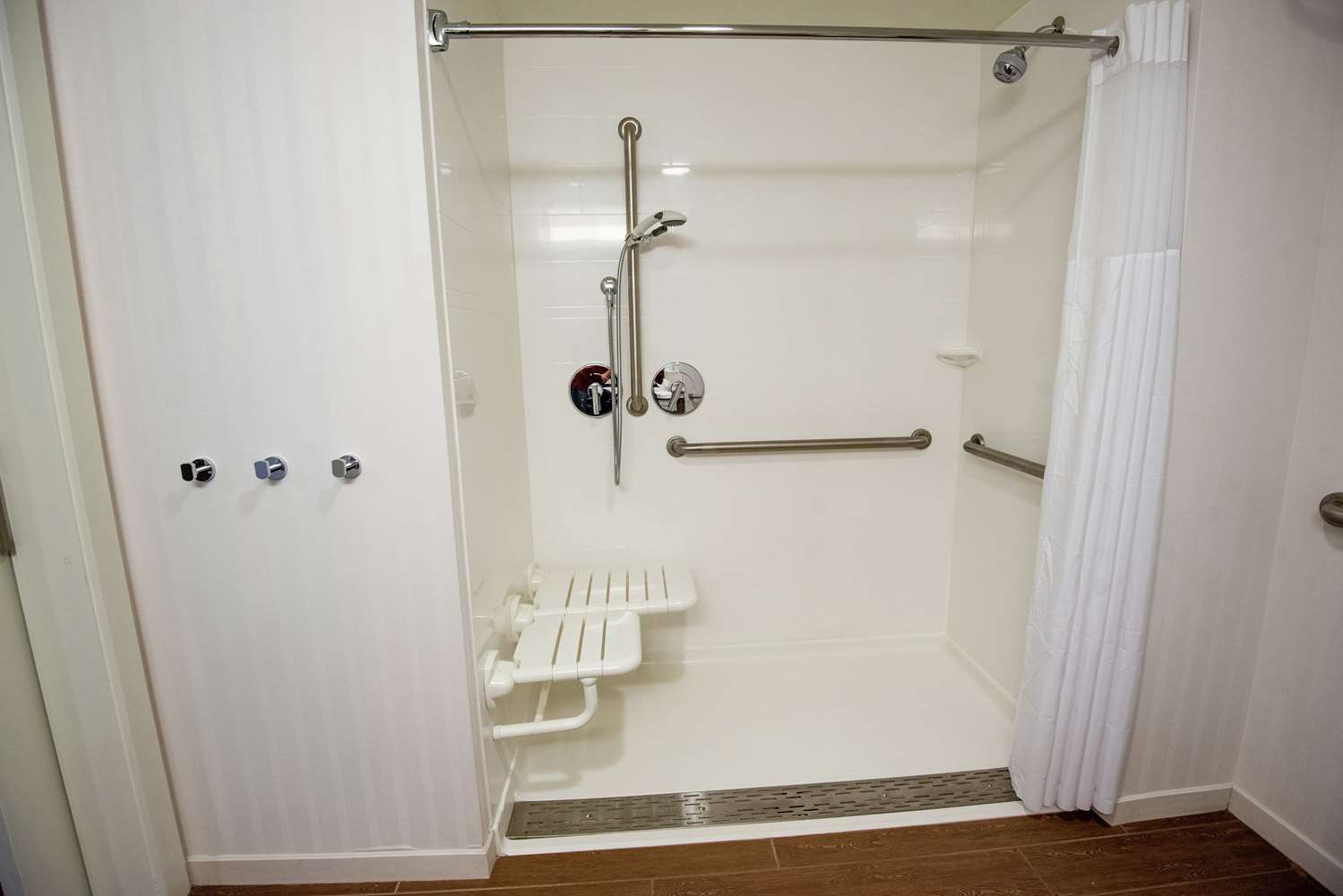 Hampton Inn and Suites Manchester VT 48/48