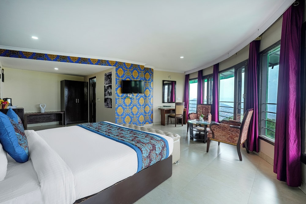 Hotel Ck International 12/50