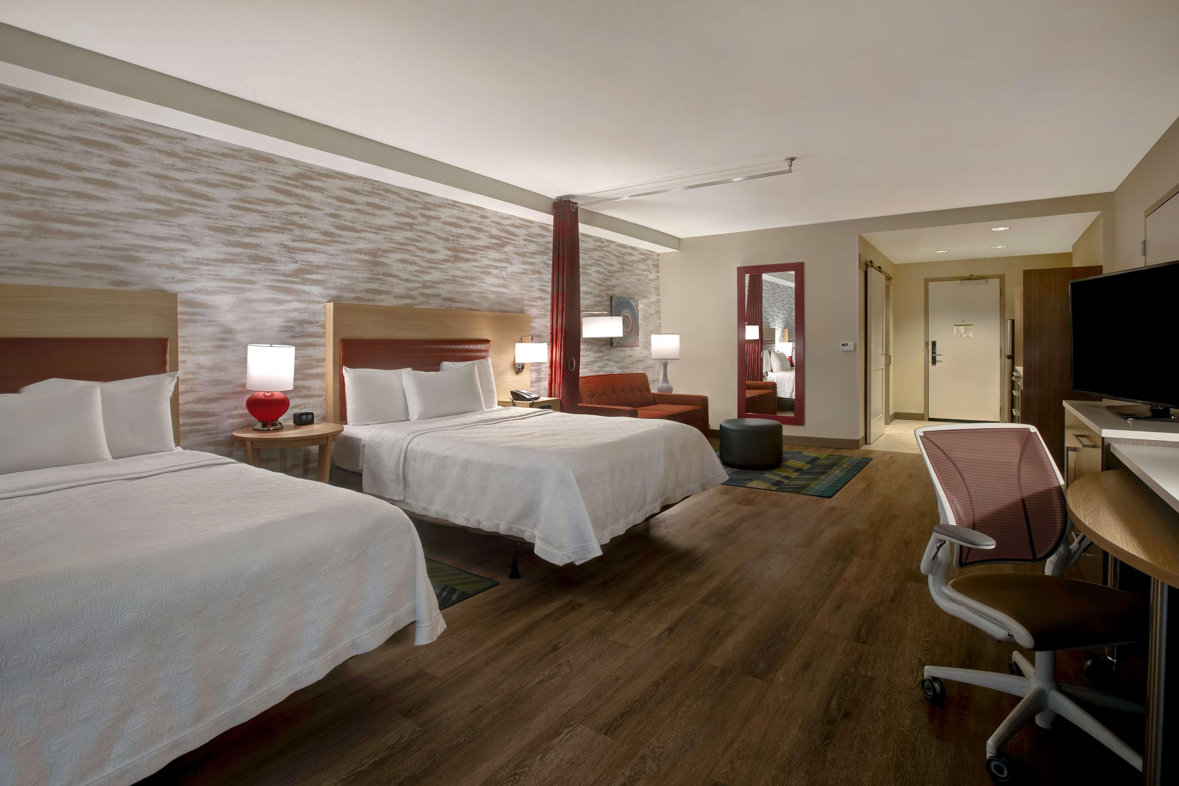 STUDIO, 2 QUEEN BEDS, RIVERWALK VIEW
