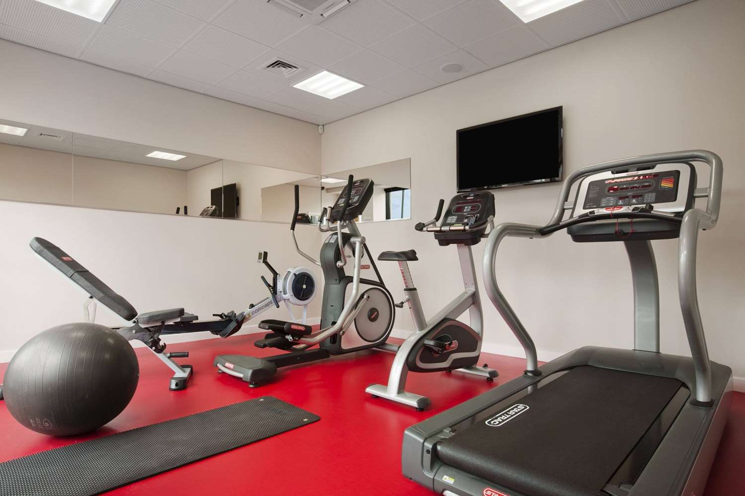 Ramada Encore by Wyndham Newcastle-Gateshead 7/27