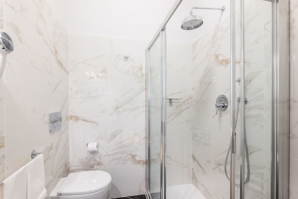 3110 Arthotel 17/18