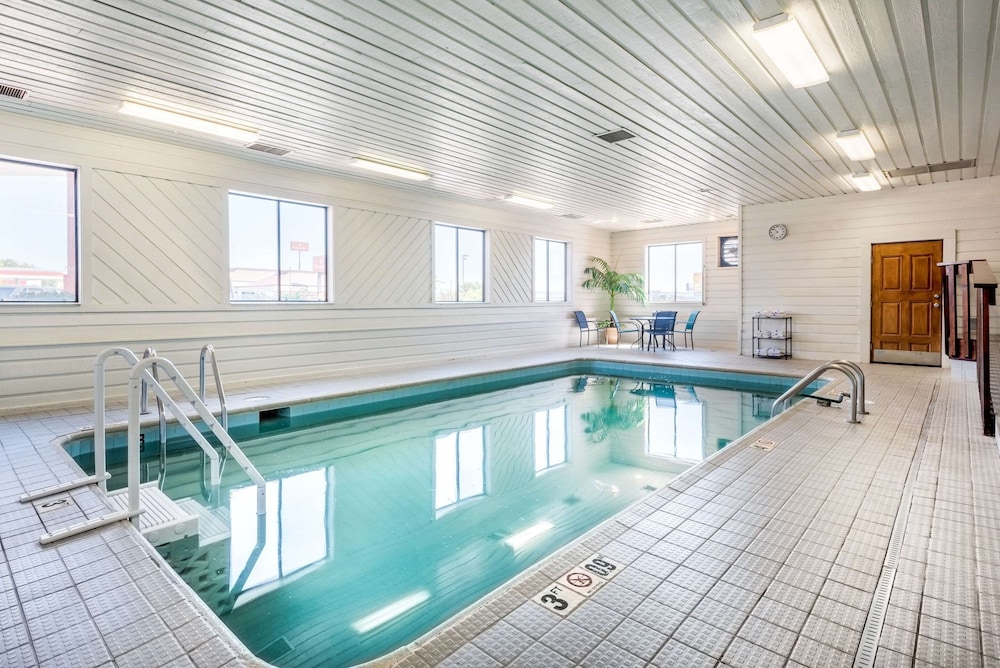 swimming pool spa