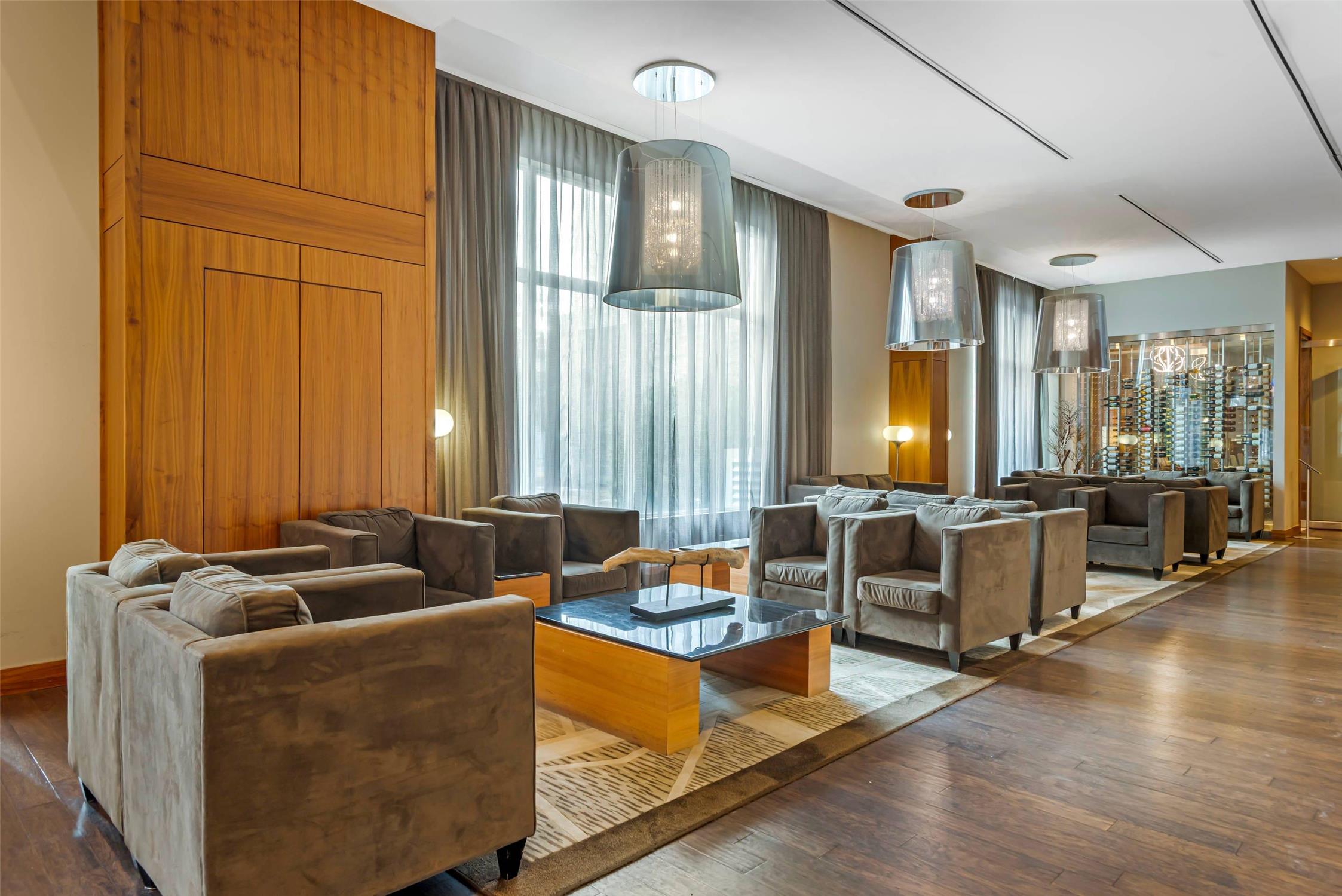 Radisson Hotel & Conference Centre Calgary Airport 57/78