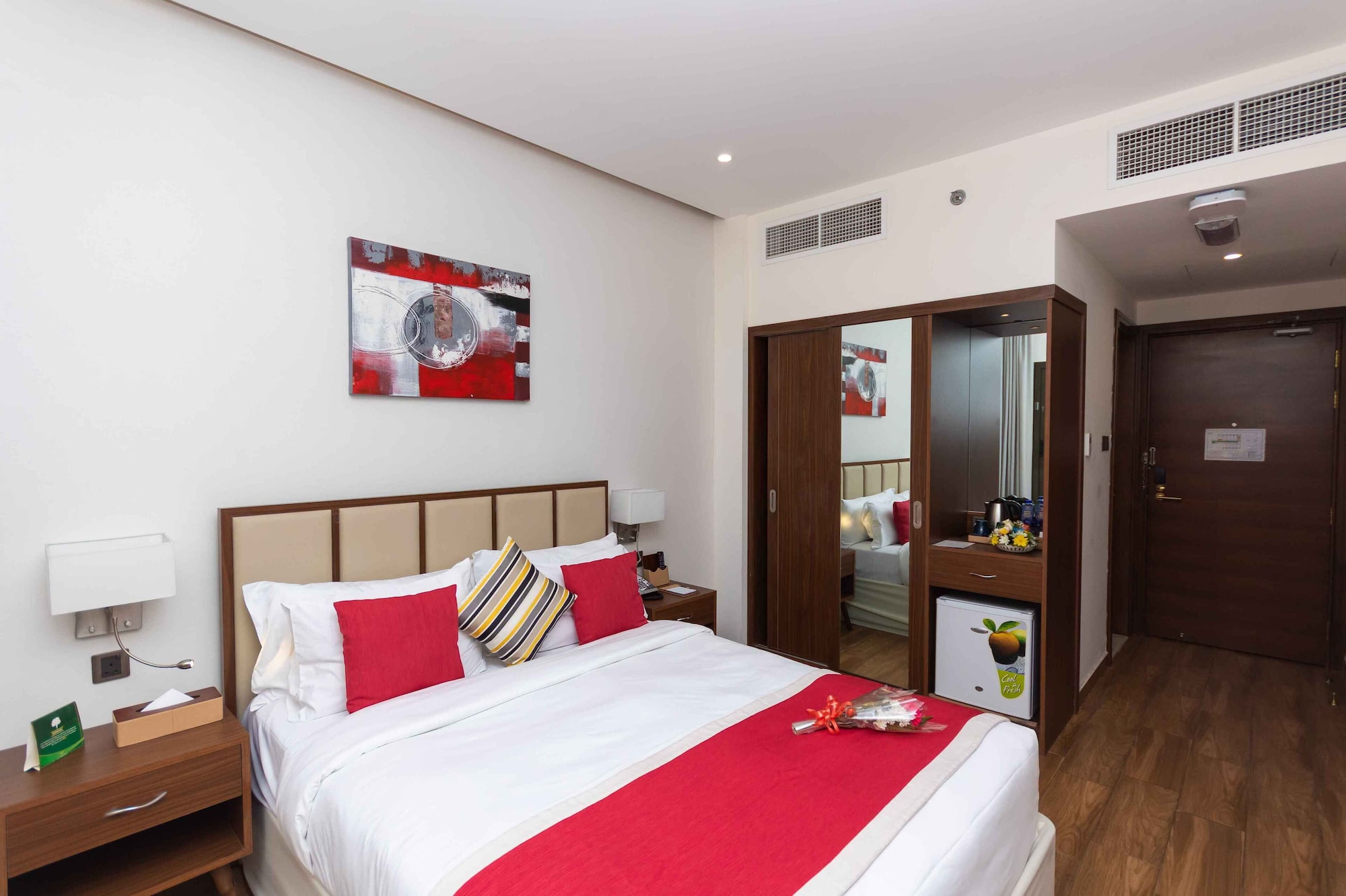 DELUXE, DOUBLE OR TWIN BED