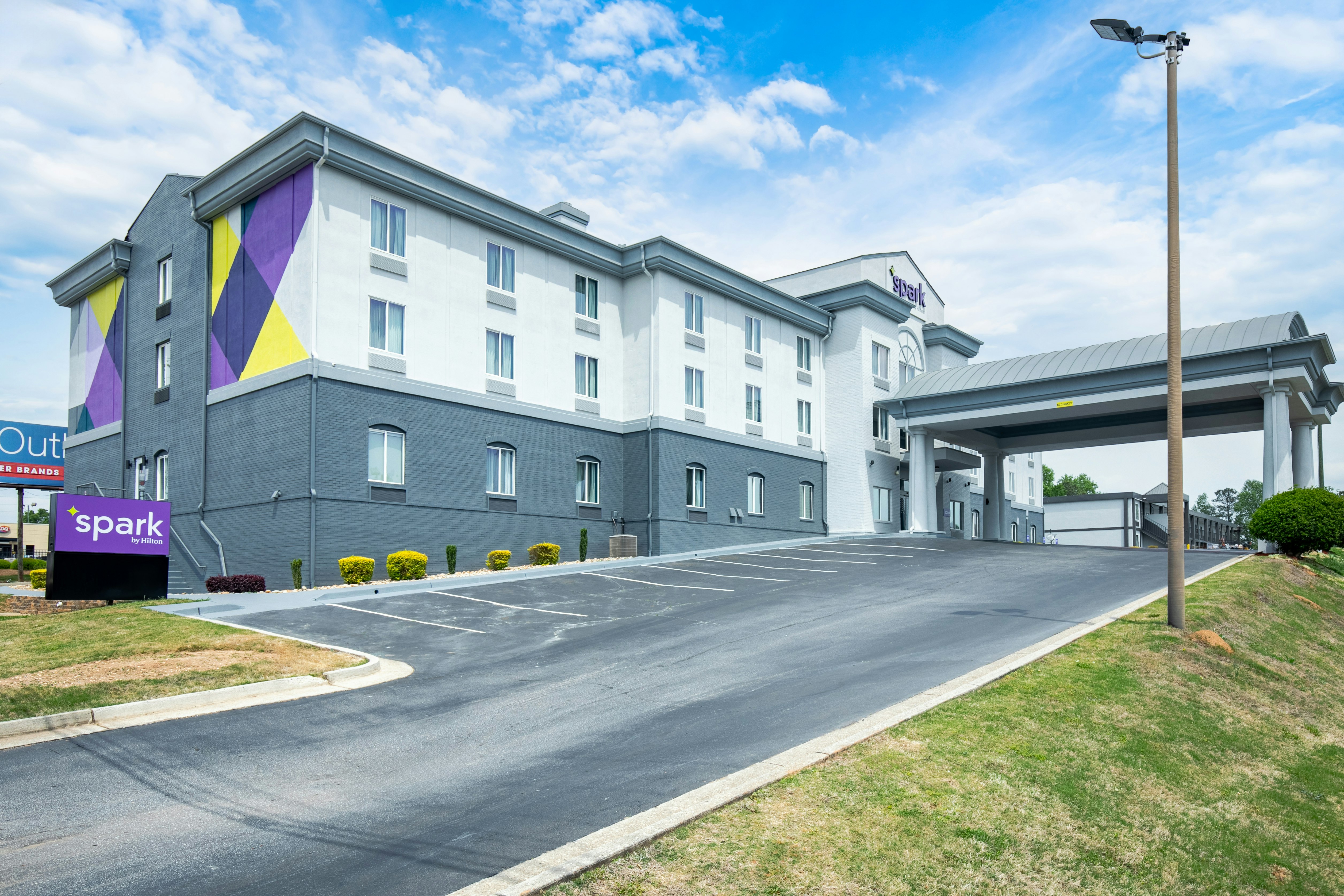 Spark by Hilton Commerce, GA 36/40