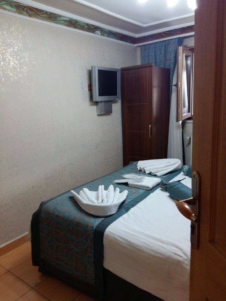 Blue Tuana Hotel 44/70